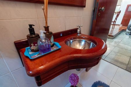 Casa para alugar com 500m², 4 quartos e 4 vagas Casa para alugar com 500m², 4 quartos e 4 vagasLavabo