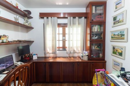 Casa para alugar com 500m², 4 quartos e 4 vagas Casa para alugar com 500m², 4 quartos e 4 vagasEscritório