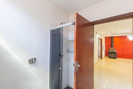 Casa à venda com 170m², 4 quartos e 2 vagasBanheiro