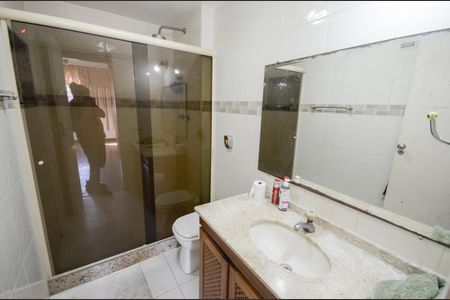 Apartamento à venda com 98m², 4 quartos e 1 vagaBanheiro da Suíte