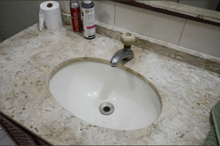 Apartamento à venda com 98m², 4 quartos e 1 vagaBanheiro da Suíte