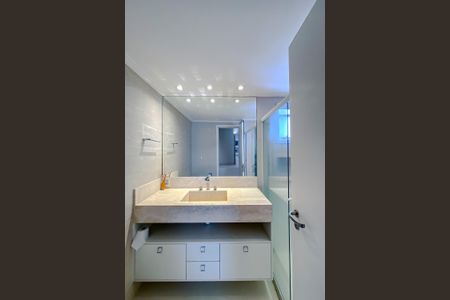 Apartamento à venda com 122m², 2 quartos e 2 vagasBanheiro da Suíte