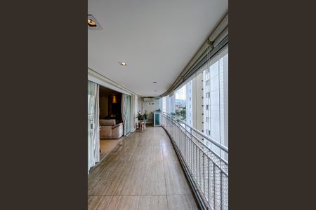 Apartamento à venda com 122m², 2 quartos e 2 vagasVaranda da Sala