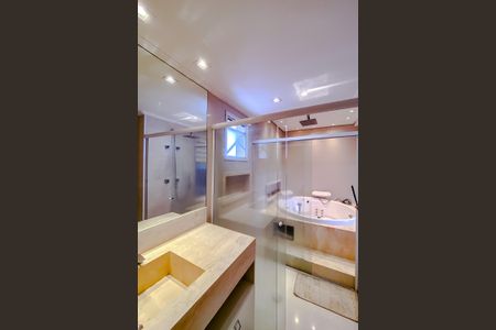 Apartamento à venda com 122m², 2 quartos e 2 vagasBanheiro da Suíte