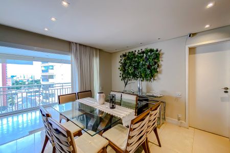 Apartamento à venda com 122m², 2 quartos e 2 vagasSala