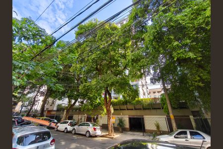 Apartamento à venda com 100m², 3 quartos e 1 vagaFachada e portaria