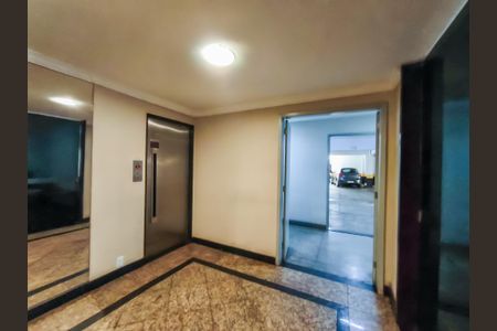 Apartamento à venda com 100m², 3 quartos e 1 vagaFachada e portaria