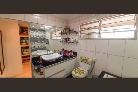 Casa à venda com 177m², 4 quartos e 2 vagasBanheiro da Suíte