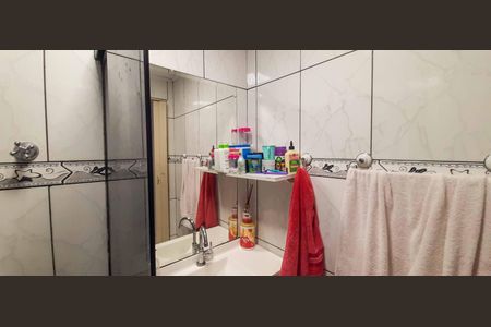 Casa à venda com 177m², 4 quartos e 2 vagasBanheiro