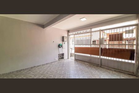 Casa à venda com 177m², 4 quartos e 2 vagasGaragem