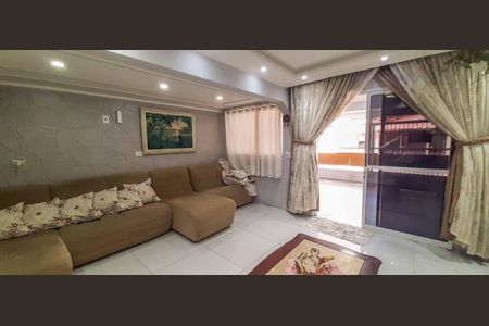 Casa à venda com 177m², 4 quartos e 2 vagasSala