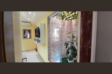 Casa à venda com 177m², 4 quartos e 2 vagasLavabo