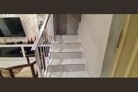 Casa à venda com 177m², 4 quartos e 2 vagasLavabo