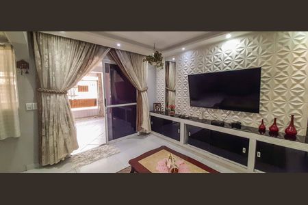 Casa à venda com 177m², 4 quartos e 2 vagasSala