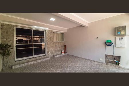 Casa à venda com 177m², 4 quartos e 2 vagasGaragem