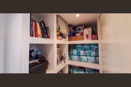 Casa à venda com 177m², 4 quartos e 2 vagasClosed da Suíte