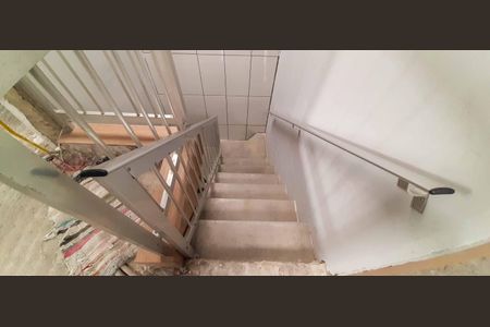 Casa à venda com 177m², 4 quartos e 2 vagasEscada Para área Superior da casa