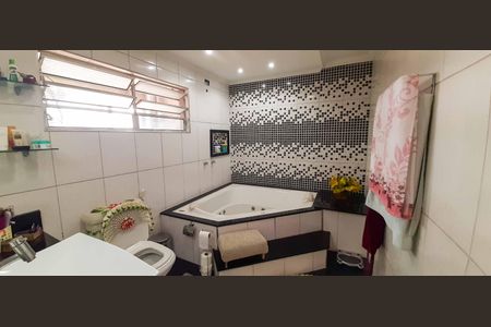 Casa à venda com 177m², 4 quartos e 2 vagasBanheiro da Suíte