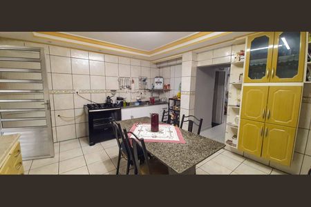 Casa à venda com 177m², 4 quartos e 2 vagasCozinha