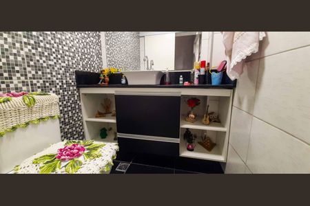 Casa à venda com 177m², 4 quartos e 2 vagasLavabo