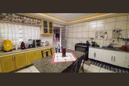 Casa à venda com 177m², 4 quartos e 2 vagasCozinha