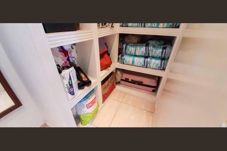 Casa à venda com 177m², 4 quartos e 2 vagasClosed da Suíte