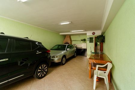 Casa à venda com 130m², 2 quartos e 4 vagas Casa à venda com 130m², 2 quartos e 4 vagasGaragem