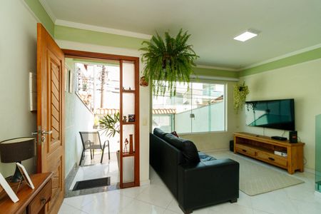 Casa à venda com 130m², 2 quartos e 4 vagas Casa à venda com 130m², 2 quartos e 4 vagasSala