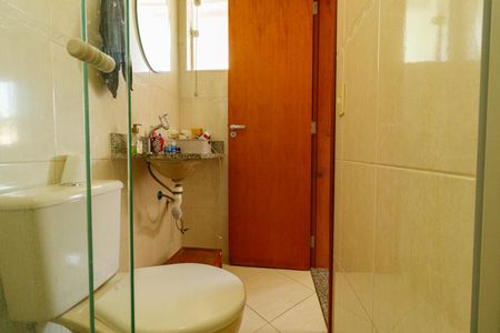 Casa à venda com 130m², 2 quartos e 4 vagas Casa à venda com 130m², 2 quartos e 4 vagasBanheiro da Suíte