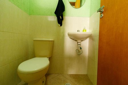 Casa à venda com 130m², 2 quartos e 4 vagas Casa à venda com 130m², 2 quartos e 4 vagasLavabo Garagem