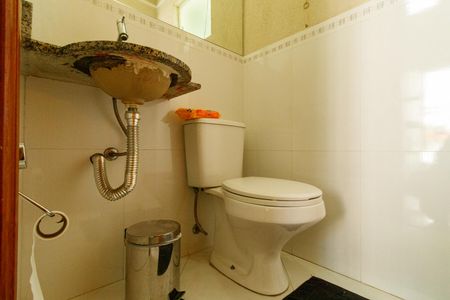 Casa à venda com 130m², 2 quartos e 4 vagas Casa à venda com 130m², 2 quartos e 4 vagasLavabo