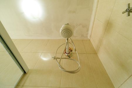 Casa à venda com 130m², 2 quartos e 4 vagas Casa à venda com 130m², 2 quartos e 4 vagasBanheiro da Suíte 2