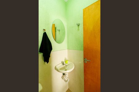 Casa à venda com 130m², 2 quartos e 4 vagas Casa à venda com 130m², 2 quartos e 4 vagasLavabo Garagem