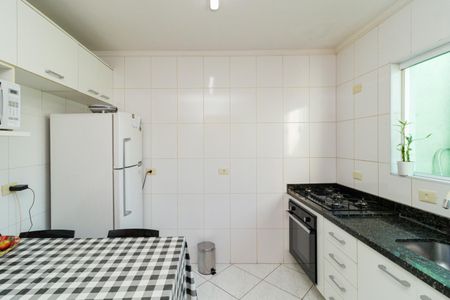 Casa à venda com 130m², 2 quartos e 4 vagas Casa à venda com 130m², 2 quartos e 4 vagasCozinha