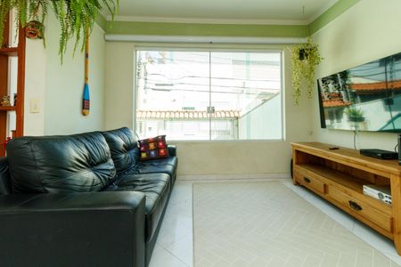 Casa à venda com 130m², 2 quartos e 4 vagas Casa à venda com 130m², 2 quartos e 4 vagasSala