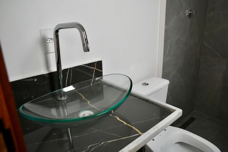 Casa à venda com 160m², 3 quartos e 2 vagasBanheiro da Suíte 1