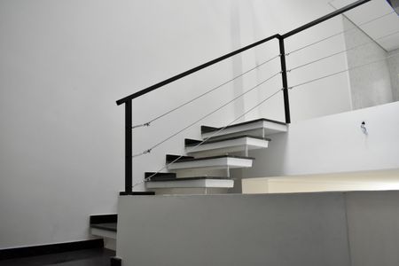 Casa à venda com 160m², 3 quartos e 2 vagasEscadas