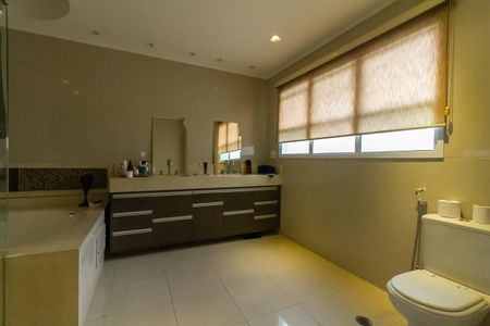 Apartamento à venda com 420m², 4 quartos e 5 vagasBanheiro da Suíte 4