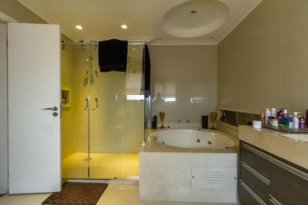 Apartamento à venda com 420m², 4 quartos e 5 vagasBanheiro da Suíte 4