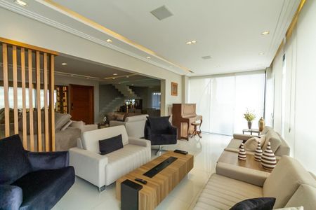 Apartamento à venda com 420m², 4 quartos e 5 vagasVaranda da Sala