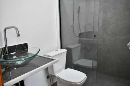 Casa à venda com 160m², 3 quartos e 2 vagas Casa à venda com 160m², 3 quartos e 2 vagasBanheiro da Suíte 2