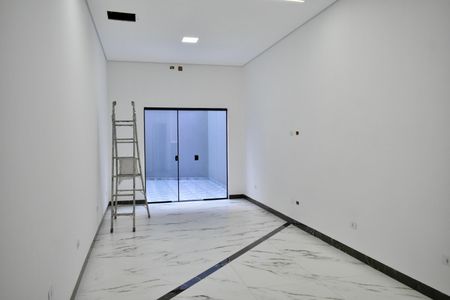 Casa à venda com 160m², 3 quartos e 2 vagas Casa à venda com 160m², 3 quartos e 2 vagasSala