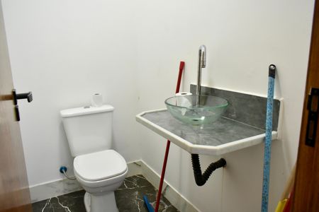 Casa à venda com 160m², 3 quartos e 2 vagas Casa à venda com 160m², 3 quartos e 2 vagasLavabo