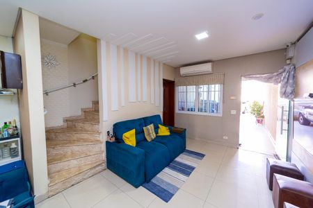 Casa à venda com 155m², 3 quartos e 2 vagasSala