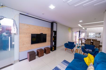 Casa à venda com 155m², 3 quartos e 2 vagasSala