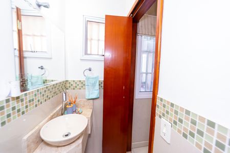 Casa à venda com 155m², 3 quartos e 2 vagasLavabo