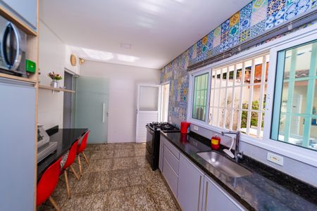 Casa à venda com 155m², 3 quartos e 2 vagasCozinha