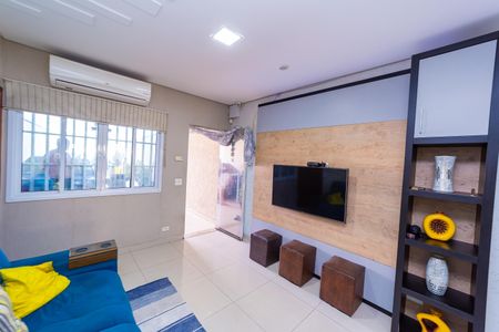 Casa à venda com 155m², 3 quartos e 2 vagasSala