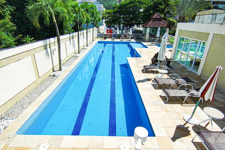 Apartamento para alugar com 159m², 3 quartos e 2 vagas Apartamento para alugar com 159m², 3 quartos e 2 vagasÁrea comum