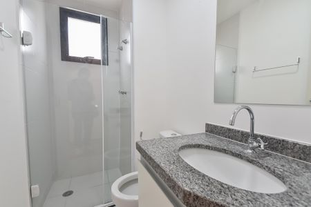 Apartamento para alugar com 70m², 3 quartos e 1 vaga Apartamento para alugar com 70m², 3 quartos e 1 vagaBanheiro da suíte
